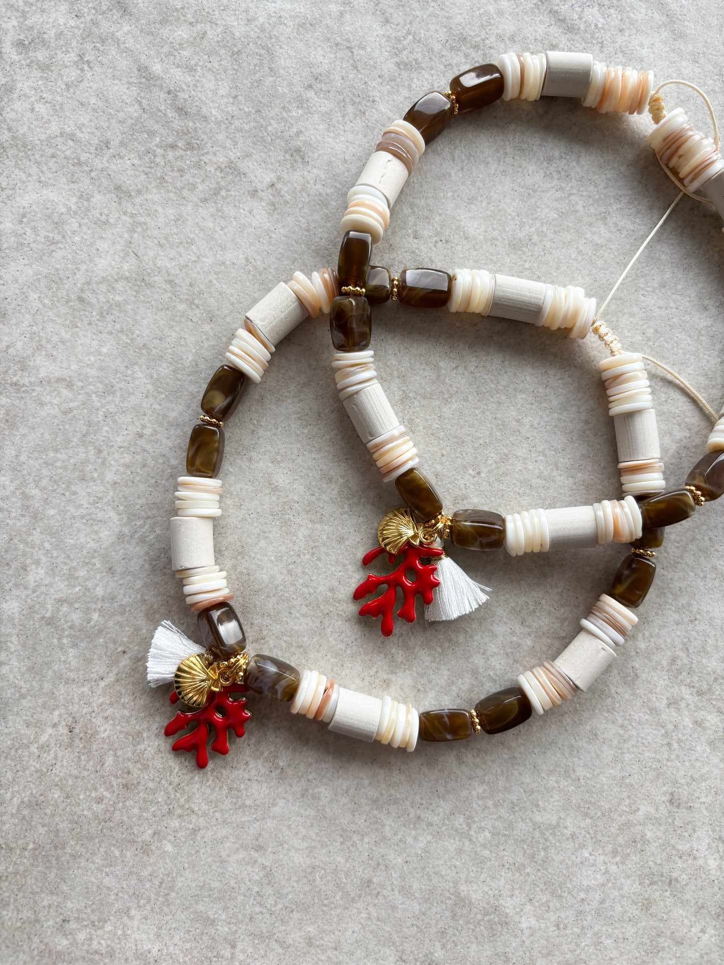 EM Keramik Kette Aloha Coral Bay · Sand